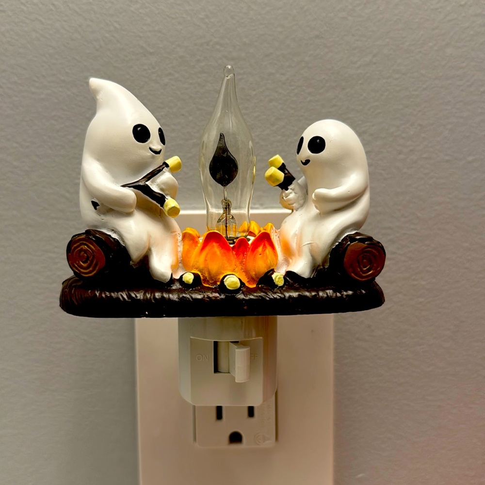 Ghosts bonfire flickering flame night light with on off switch, Halloween decor
